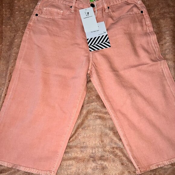 Sandrine Rose Bermuda Shorts in Petal Size 28 - Picture 1 of 7